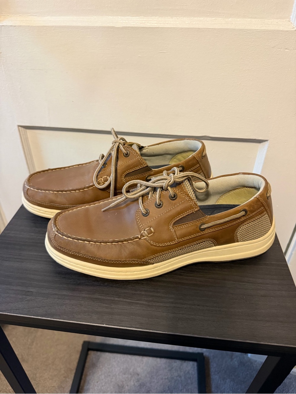 Dockers Mens Beacon Boat Shoe size 11 tan leather worn twice